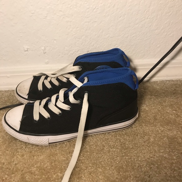 Converse shoes (SOLD) - Picture 2 of 5